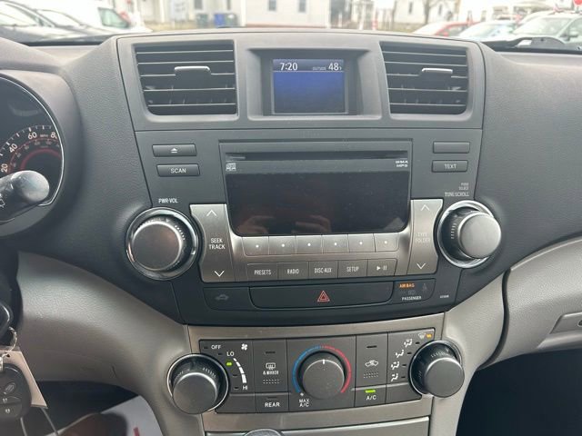 Used 2012 Toyota Highlander 4WD image 23