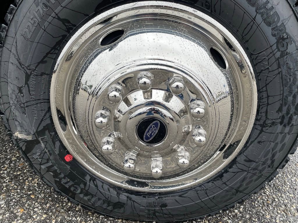 New 2026 Ford F550 4x4 Regular Cab Super Duty image 6