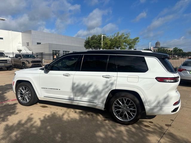Used 2022 Jeep Grand Cherokee L Summit w/ Advanced Protech Group IV AWD/4WD image 8