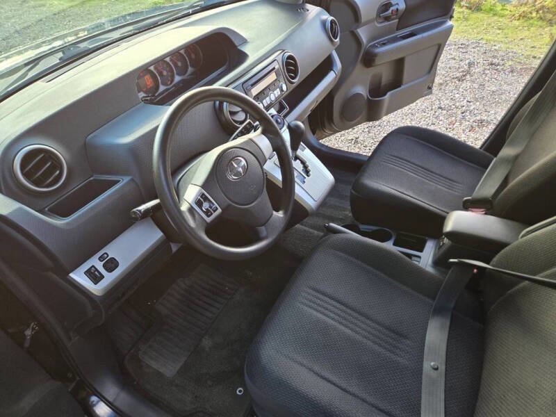 Used 2008 Scion xB image 2