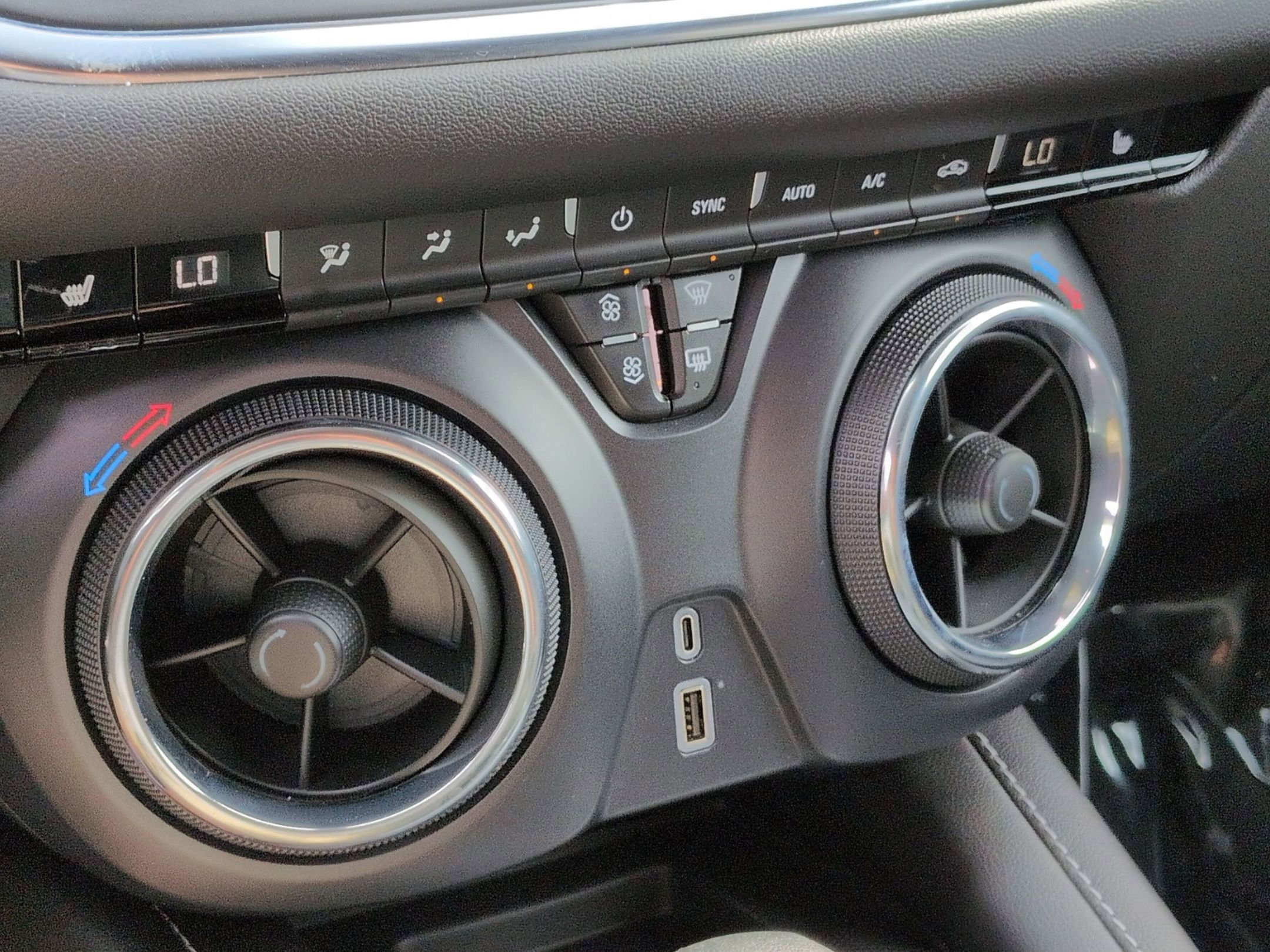 Certified 2024 Chevrolet Blazer LT w/ Convenience Package image 24