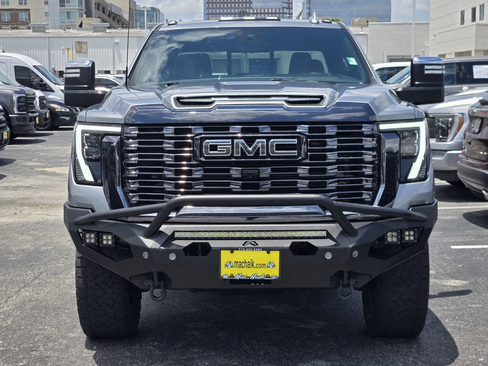 Used 2024 GMC Sierra 2500 Denali Ultimate AWD/4WD image 2