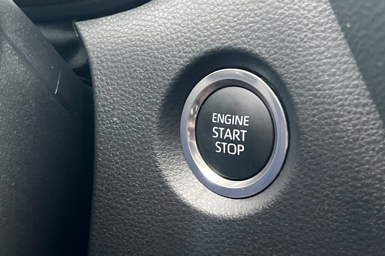 Used 2025 Toyota Corolla SE image 18