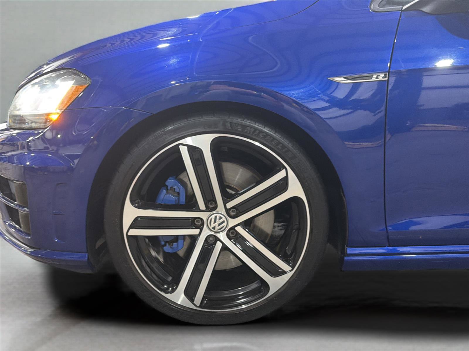 Used 2016 Volkswagen Golf R 4-Door AWD/4WD image 41