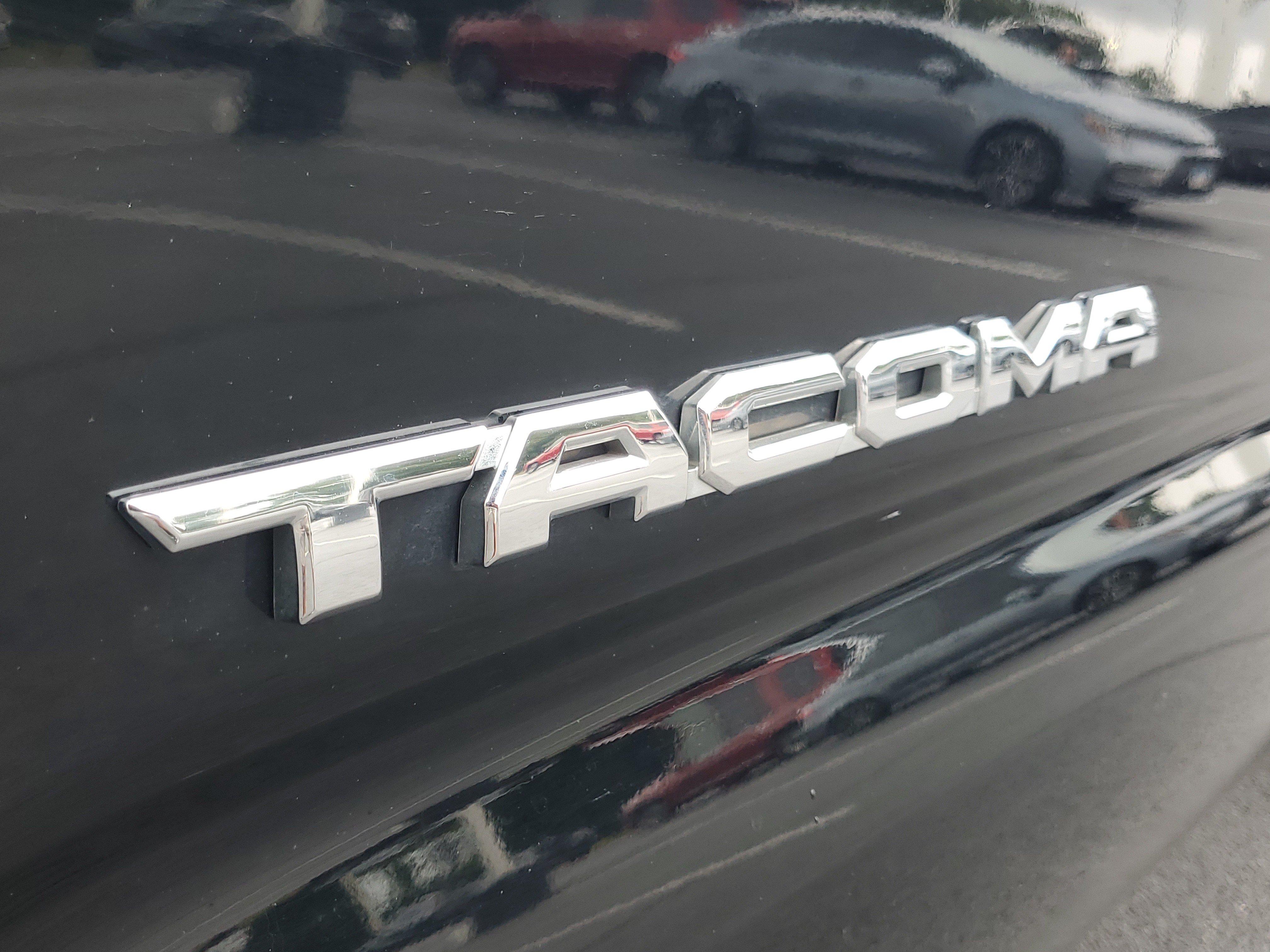 Certified 2023 Toyota Tacoma Limited AWD/4WD image 8