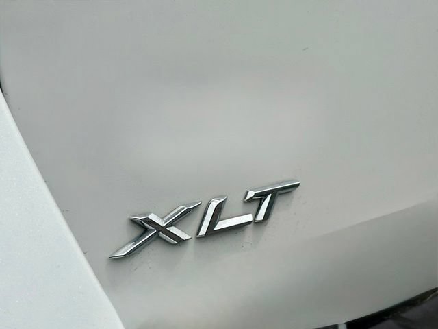 Used 2020 Ford Explorer XLT w/ Equipment Group 202A RWD image 15