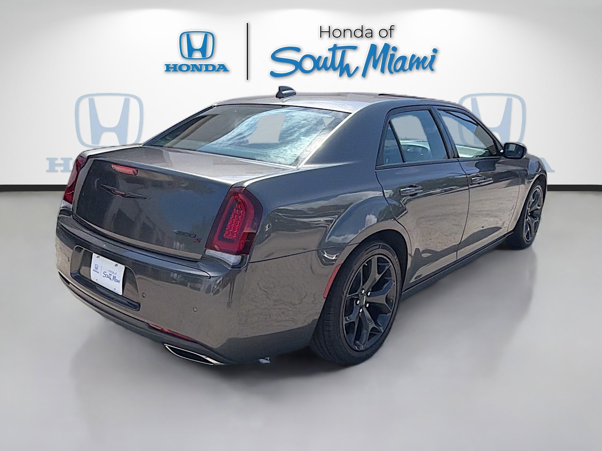 Used 2023 Chrysler 300 S image 7