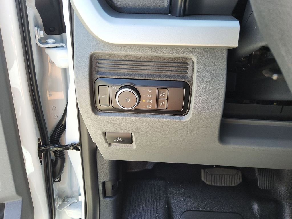 New 2026 Ford F550 2WD Crew Cab Super Duty image 8