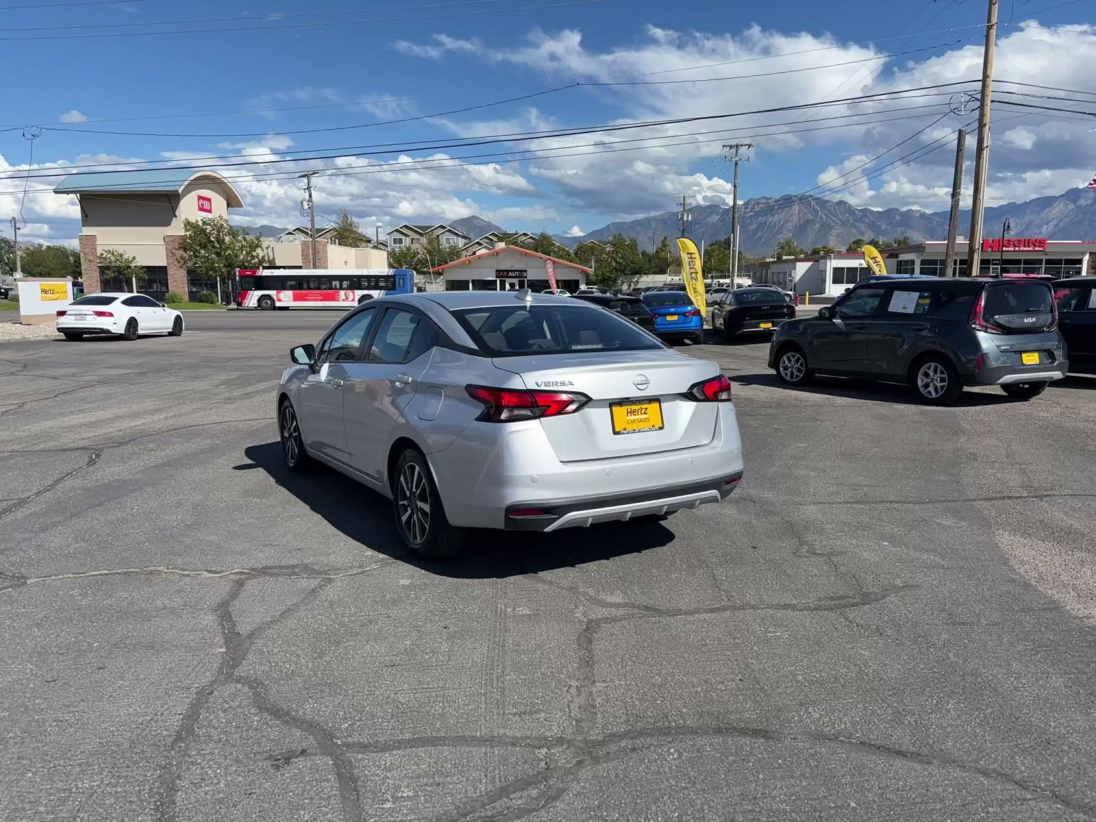 Used 2025 Nissan Versa SV FWD image 10