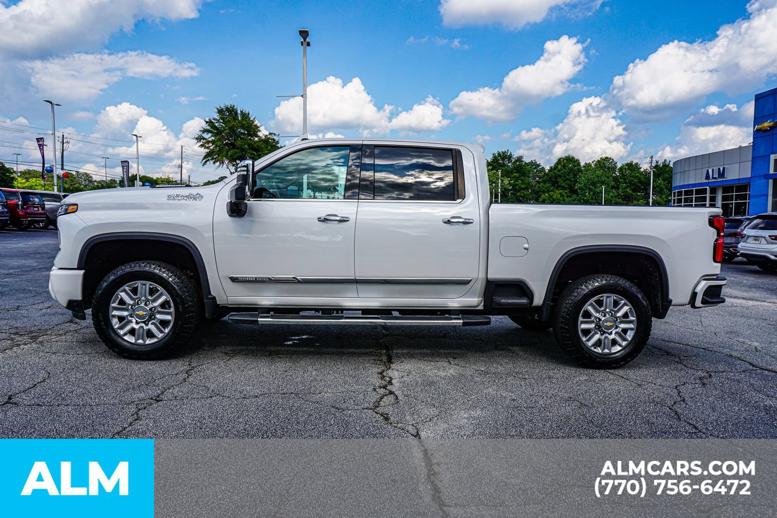 Used 2025 Chevrolet Silverado 3500 High Country w/ High Country Premium Package AWD/4WD image 9