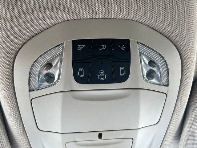 Used 2023 Chrysler Pacifica Touring-L FWD image 30