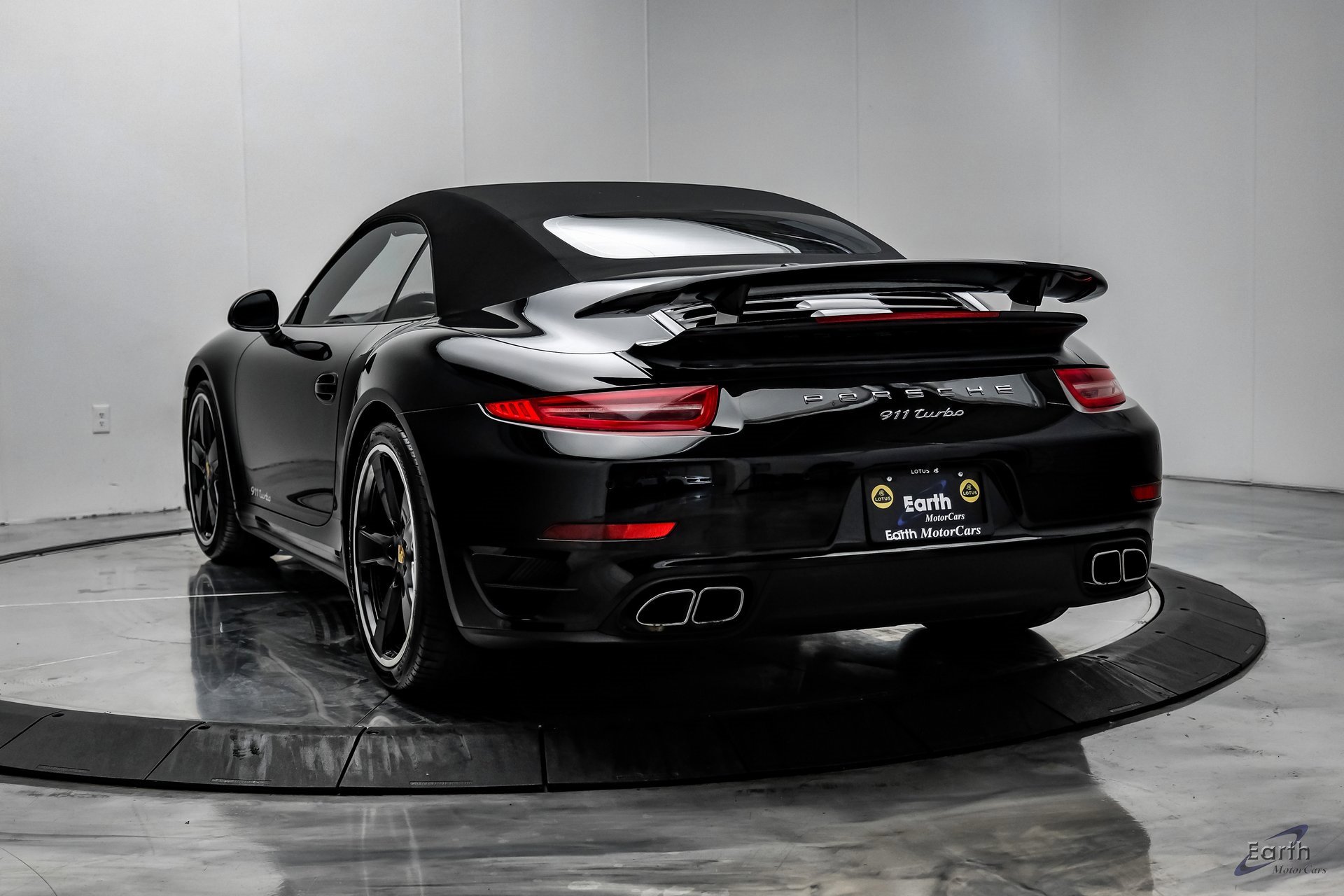 Used 2015 Porsche 911 Turbo image 11