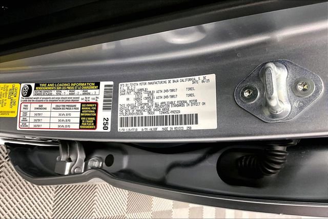 Used 2025 Toyota Tacoma SR5 AWD/4WD image 39