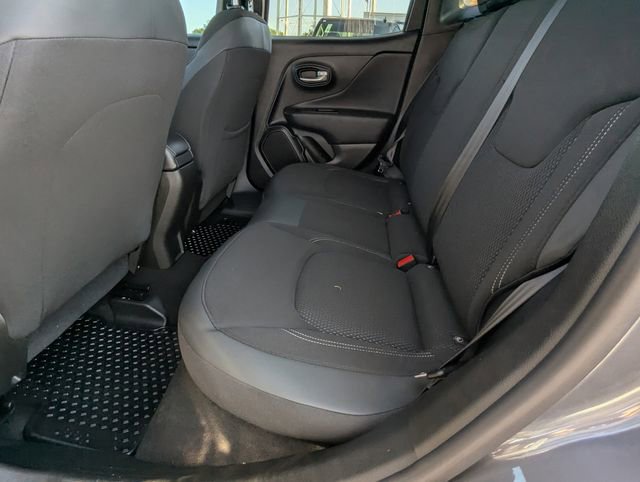 Used 2023 Jeep Renegade Altitude AWD/4WD image 18