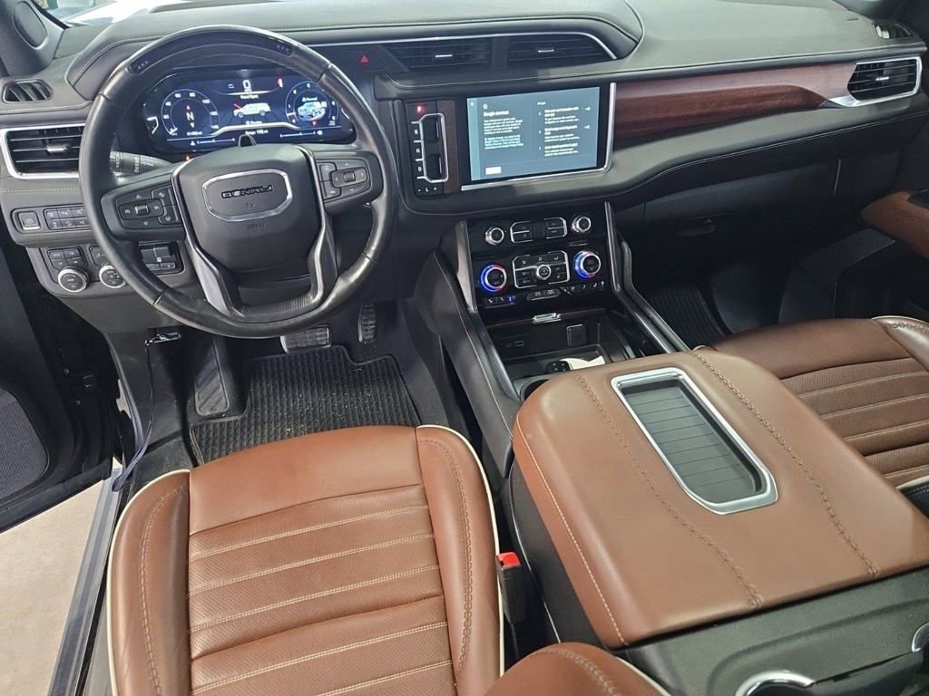 Used 2024 GMC Yukon Denali Ultimate AWD/4WD image 8
