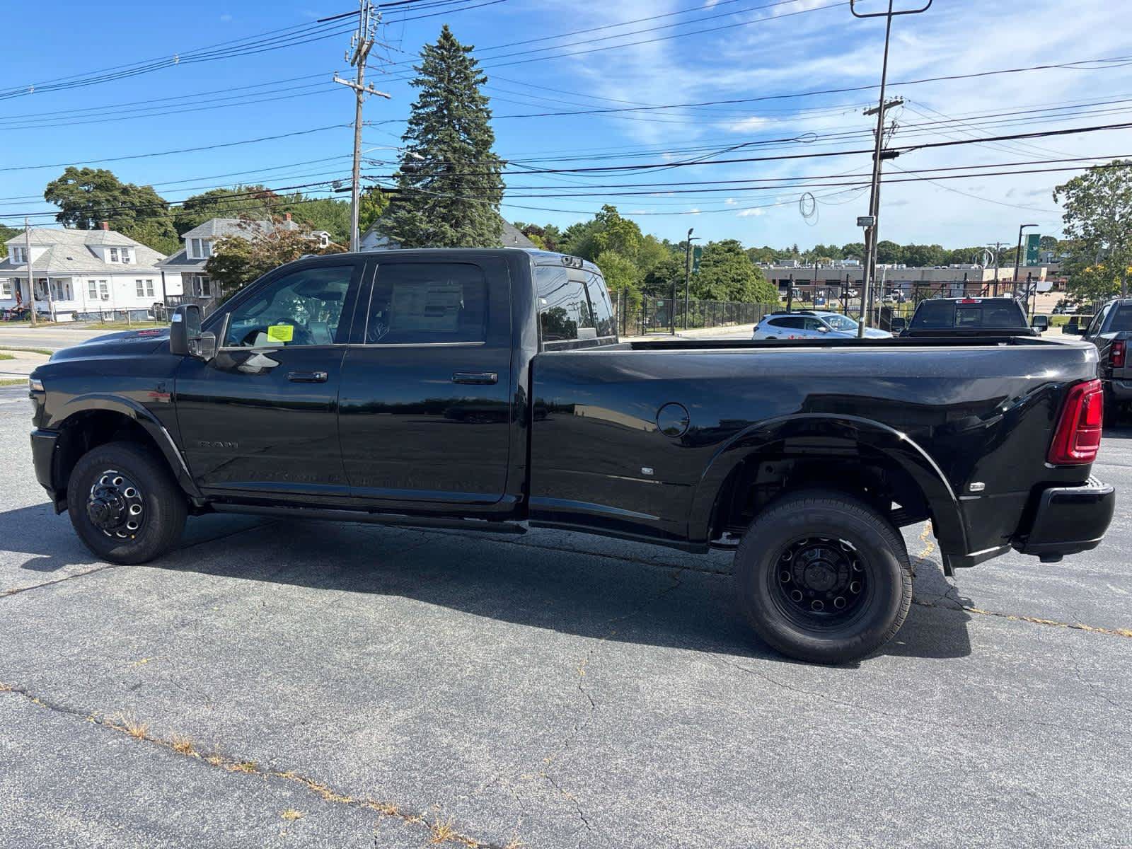 New 2027 RAM 3500 Limited AWD/4WD image 2