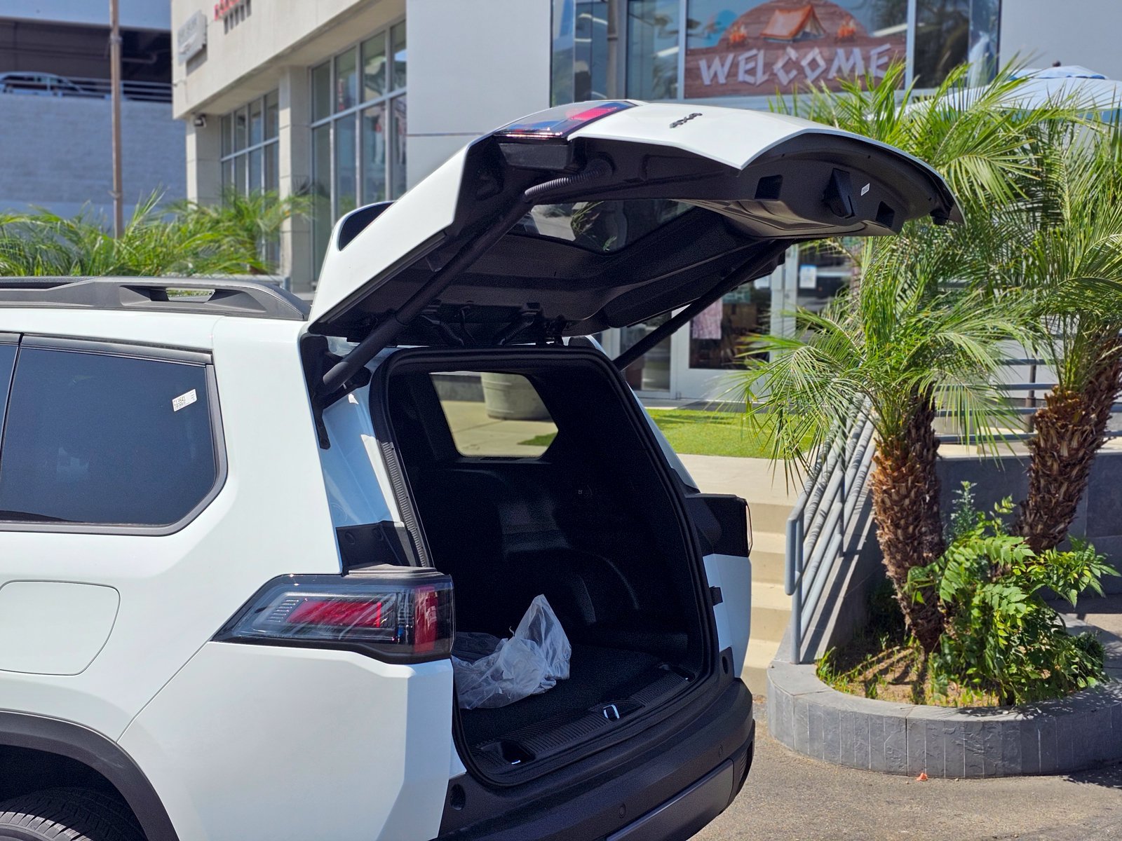 New 2026 Jeep Cherokee Limited AWD/4WD image 9