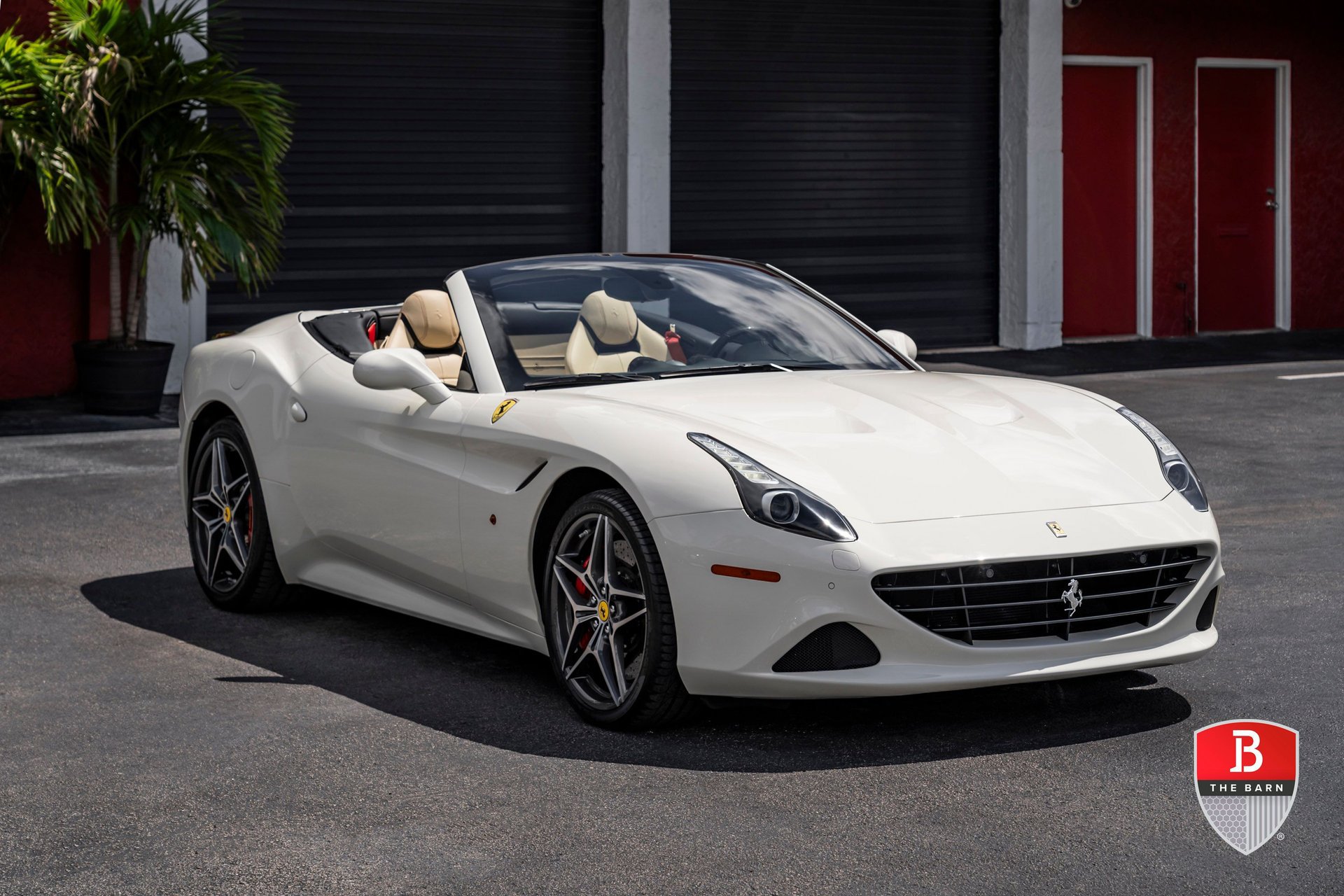 Used 2017 Ferrari California T RWD image 20