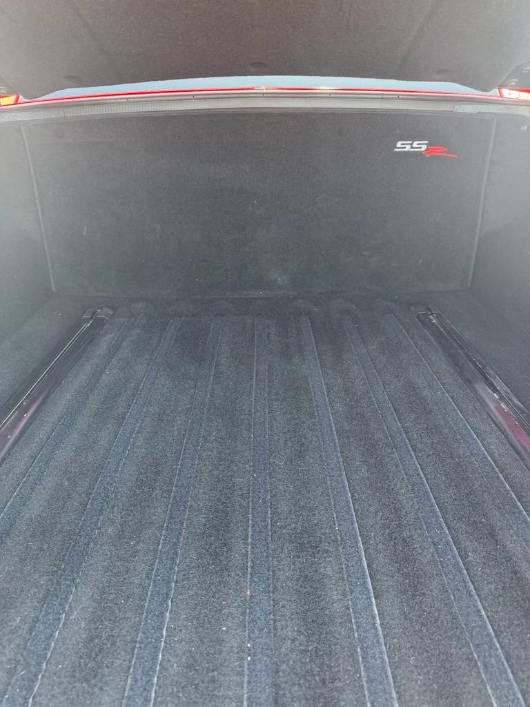 Used 2004 Chevrolet SSR w/ Preferred Equipment Group RWD image 28