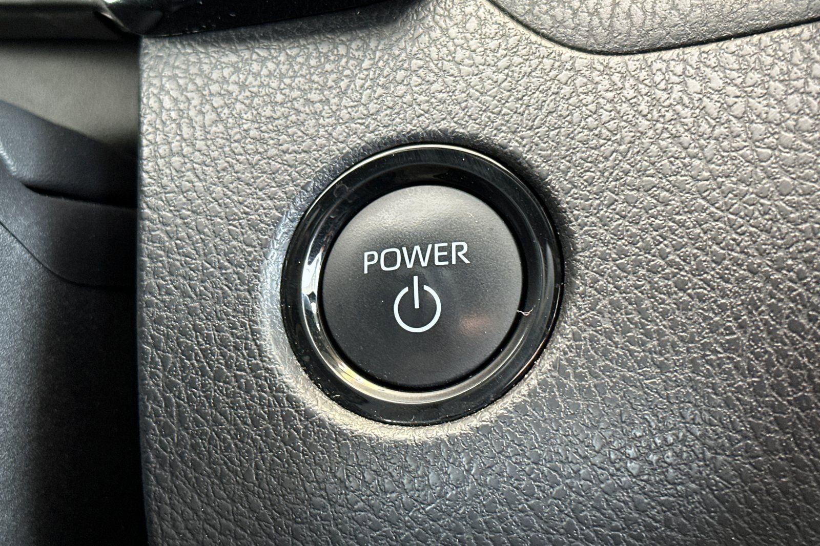 Used 2025 Toyota Camry SE image 21