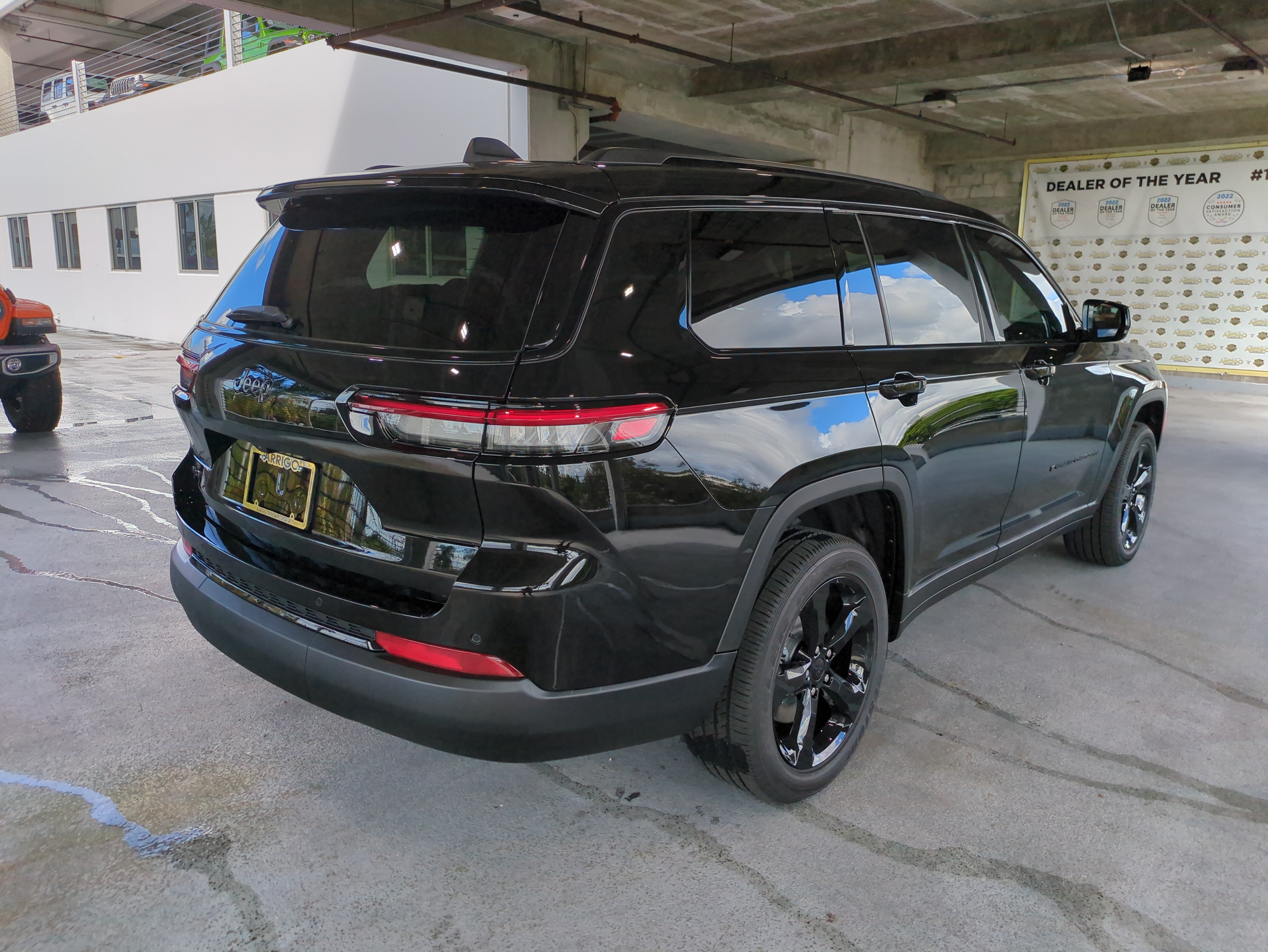 New 2025 Jeep Grand Cherokee L Altitude AWD/4WD image 5