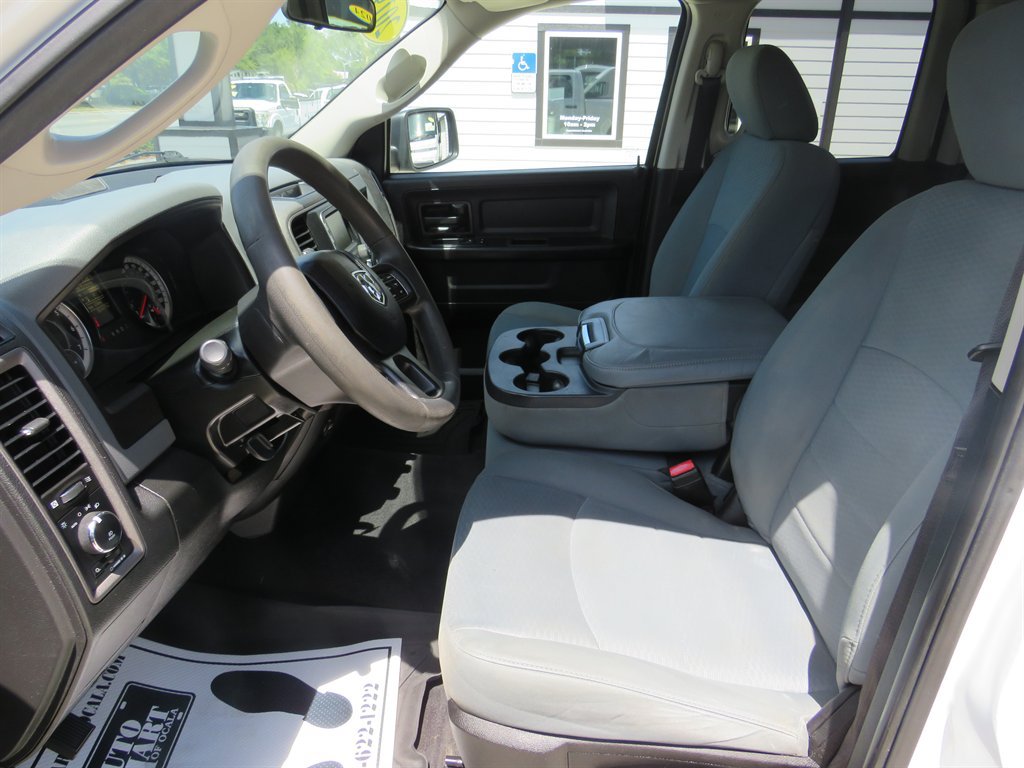 Used 2019 RAM 1500 Express w/ Express Value Package AWD/4WD image 4