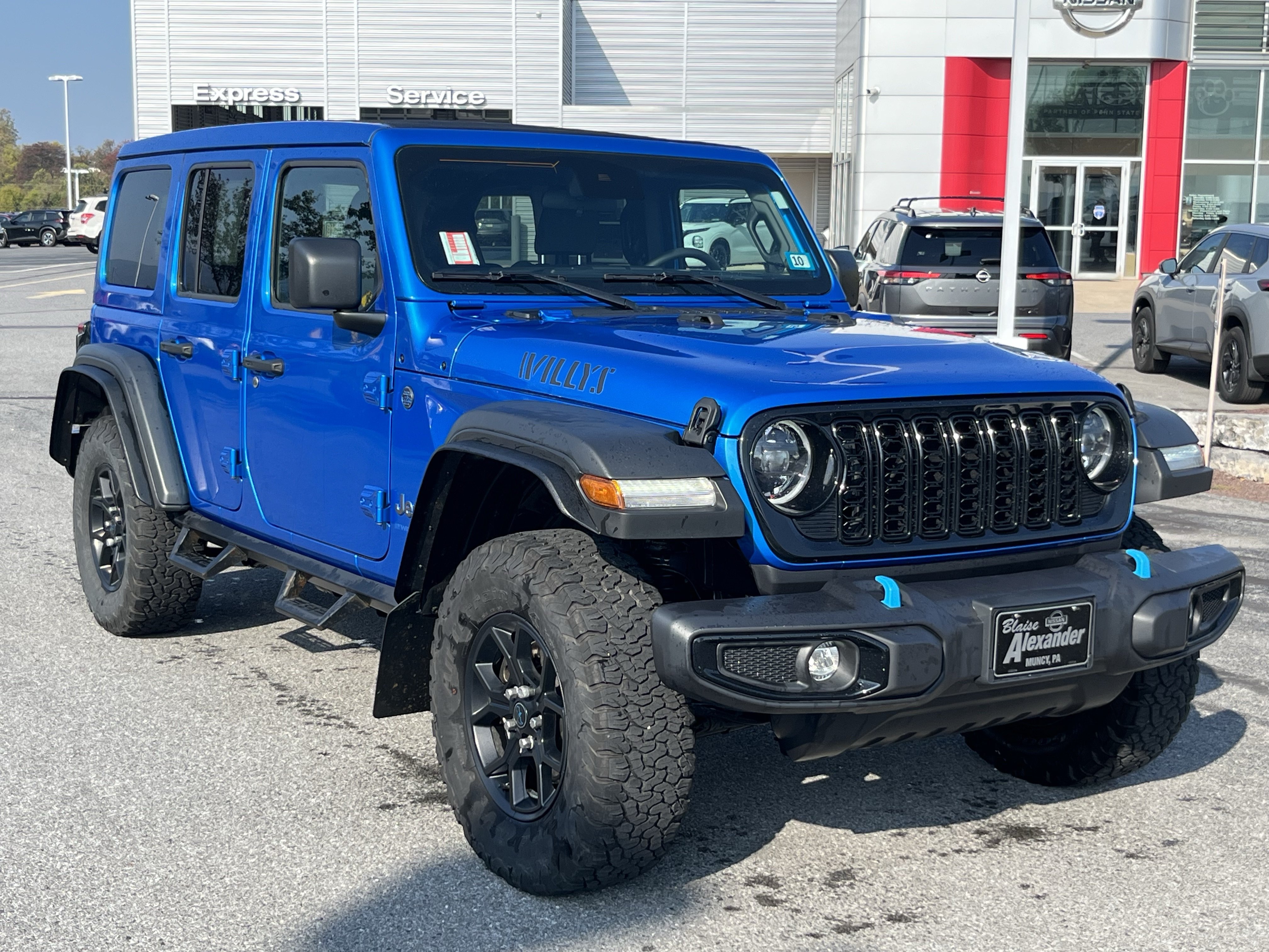 Used 2024 Jeep Wrangler Unlimited AWD/4WD image 2