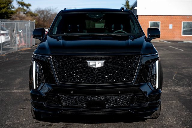 Used 2025 Cadillac Escalade V image 8