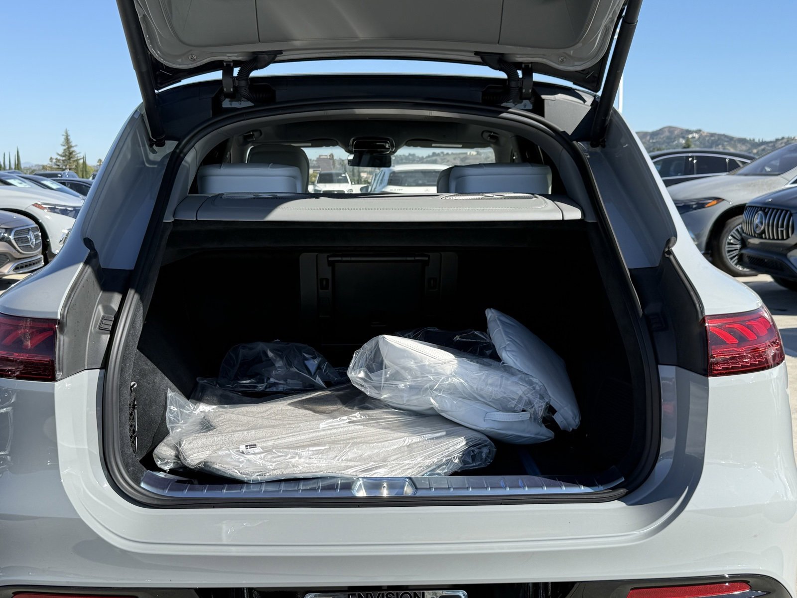 New 2025 Mercedes-Benz Maybach EQS 680 4MATIC image 12