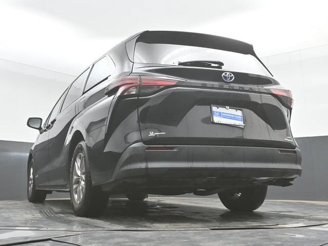 Used 2021 Toyota Sienna LE FWD image 46