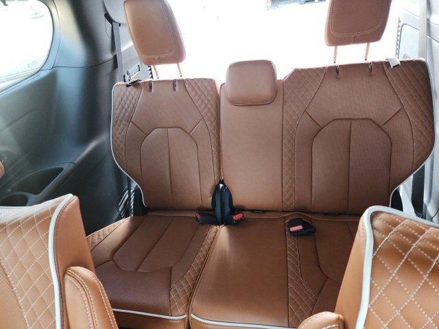 New 2026 Chrysler Pacifica Pinnacle image 19