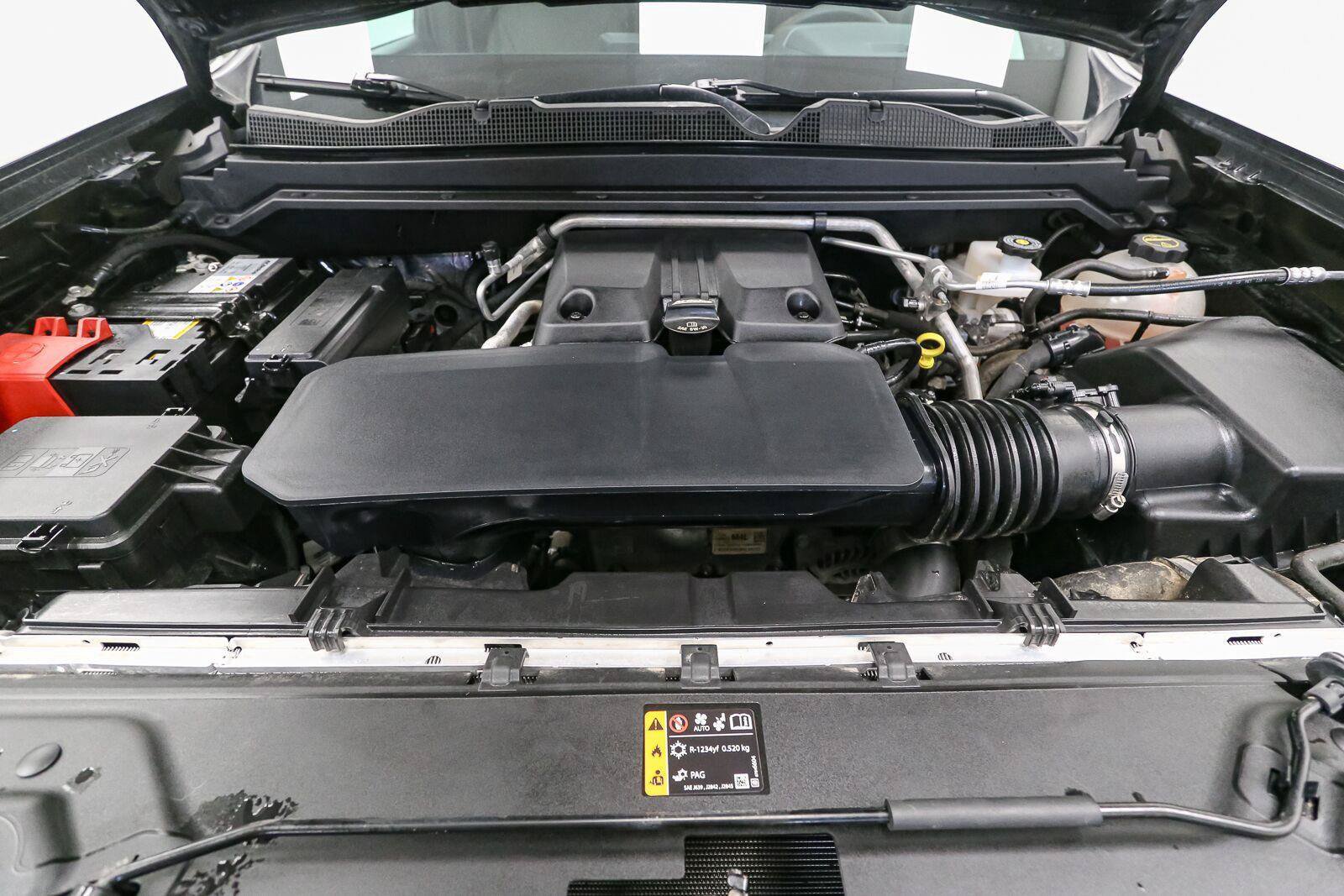Used 2025 Chevrolet Colorado ZR2 w/ Technology Package AWD/4WD image 14