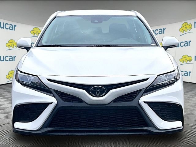 Used 2023 Toyota Camry SE FWD image 3