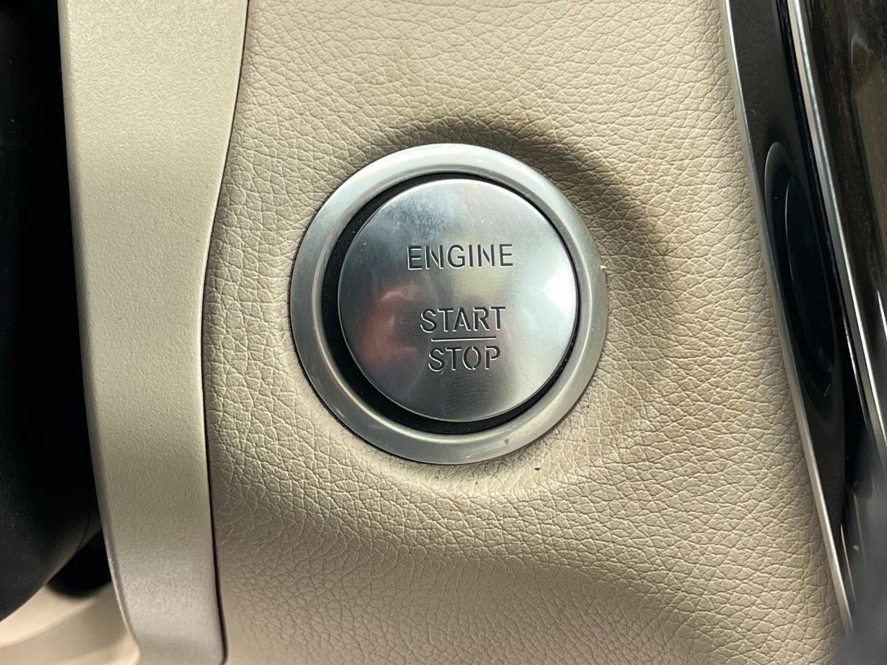 Used 2019 Mercedes-Benz GLC 300 4MATIC w/ Premium Package image 38