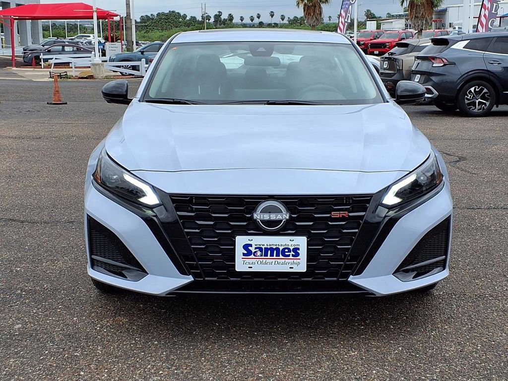 New 2026 Nissan Altima 2.5 SR w/ SR Premium Package FWD image 2