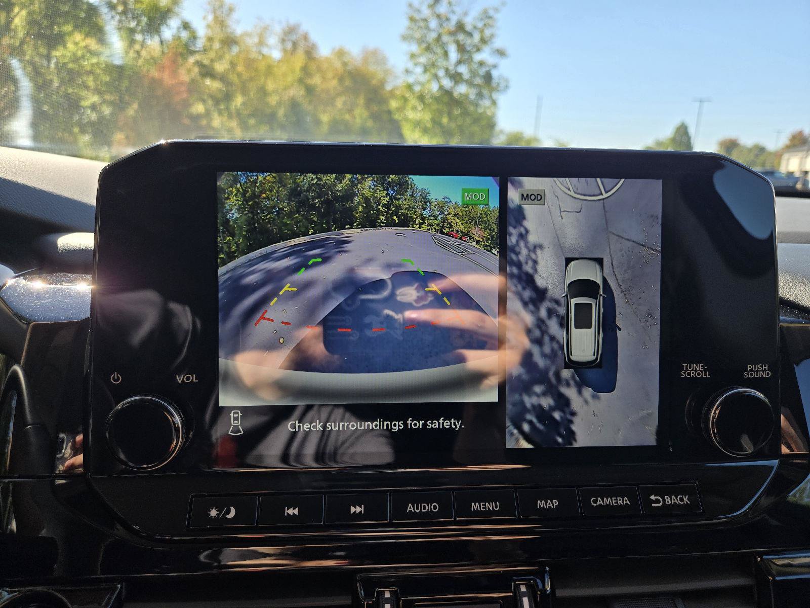 Used 2025 Nissan Pathfinder SL AWD/4WD image 20