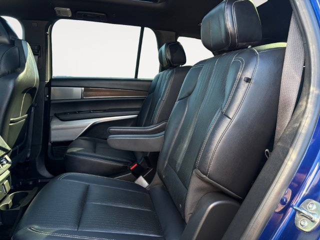 Certified 2026 Cadillac Vistiq Sport w/ LPO, Floor Liner Package AWD/4WD image 13