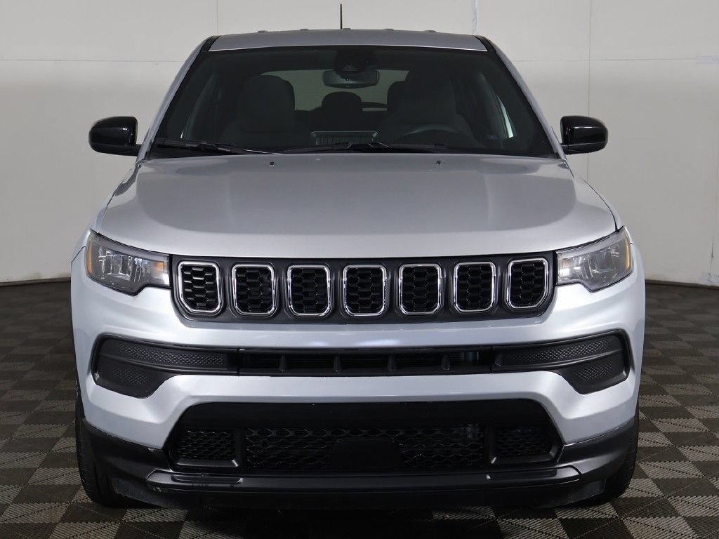 Used 2025 Jeep Compass Sport AWD/4WD image 8