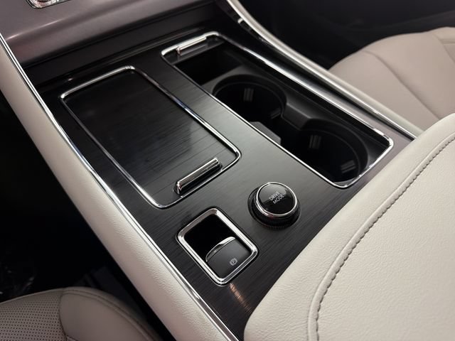 New 2026 Lincoln Aviator AWD image 8