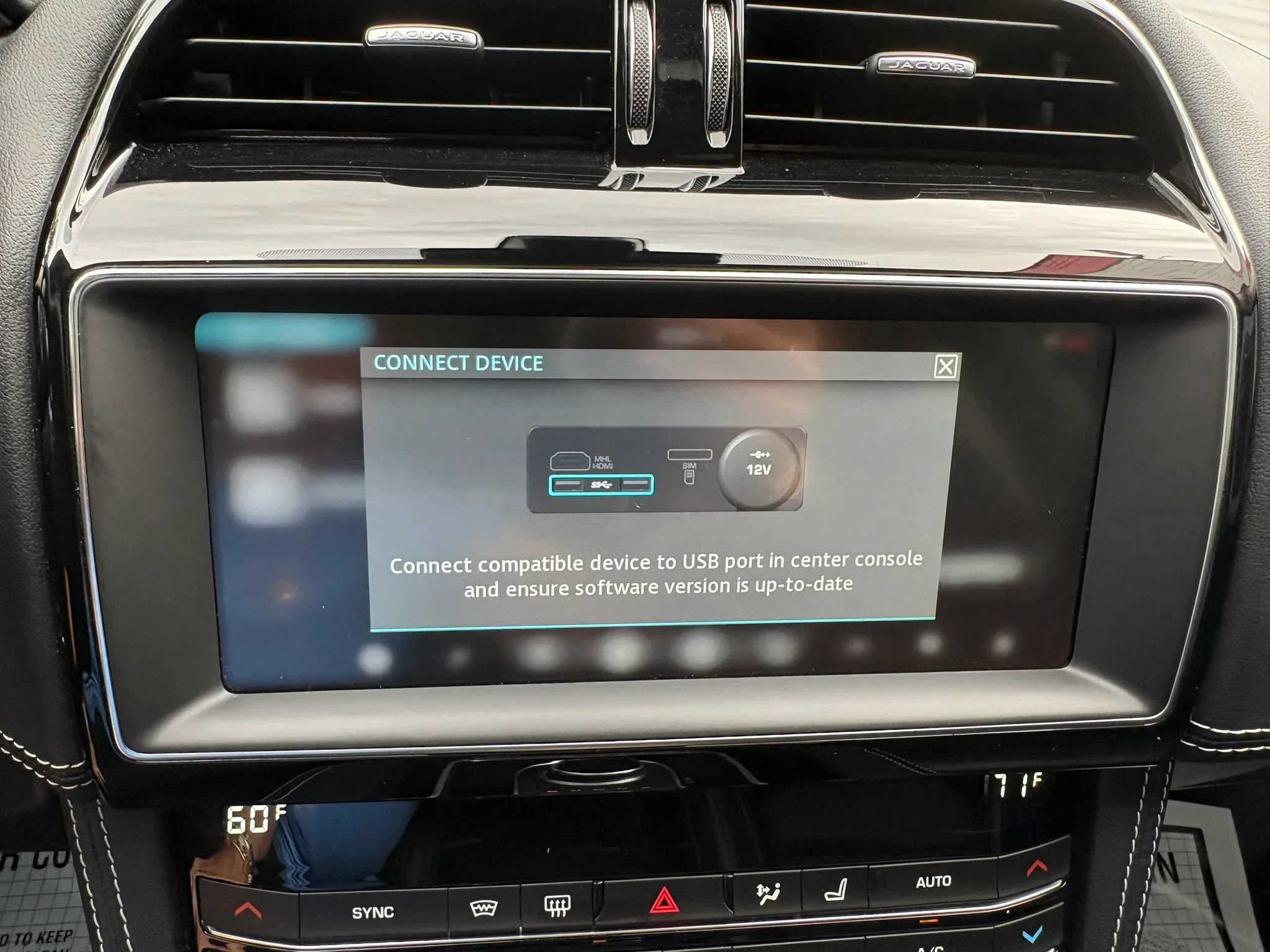 Used 2020 Jaguar F-PACE R-Sport AWD/4WD image 41