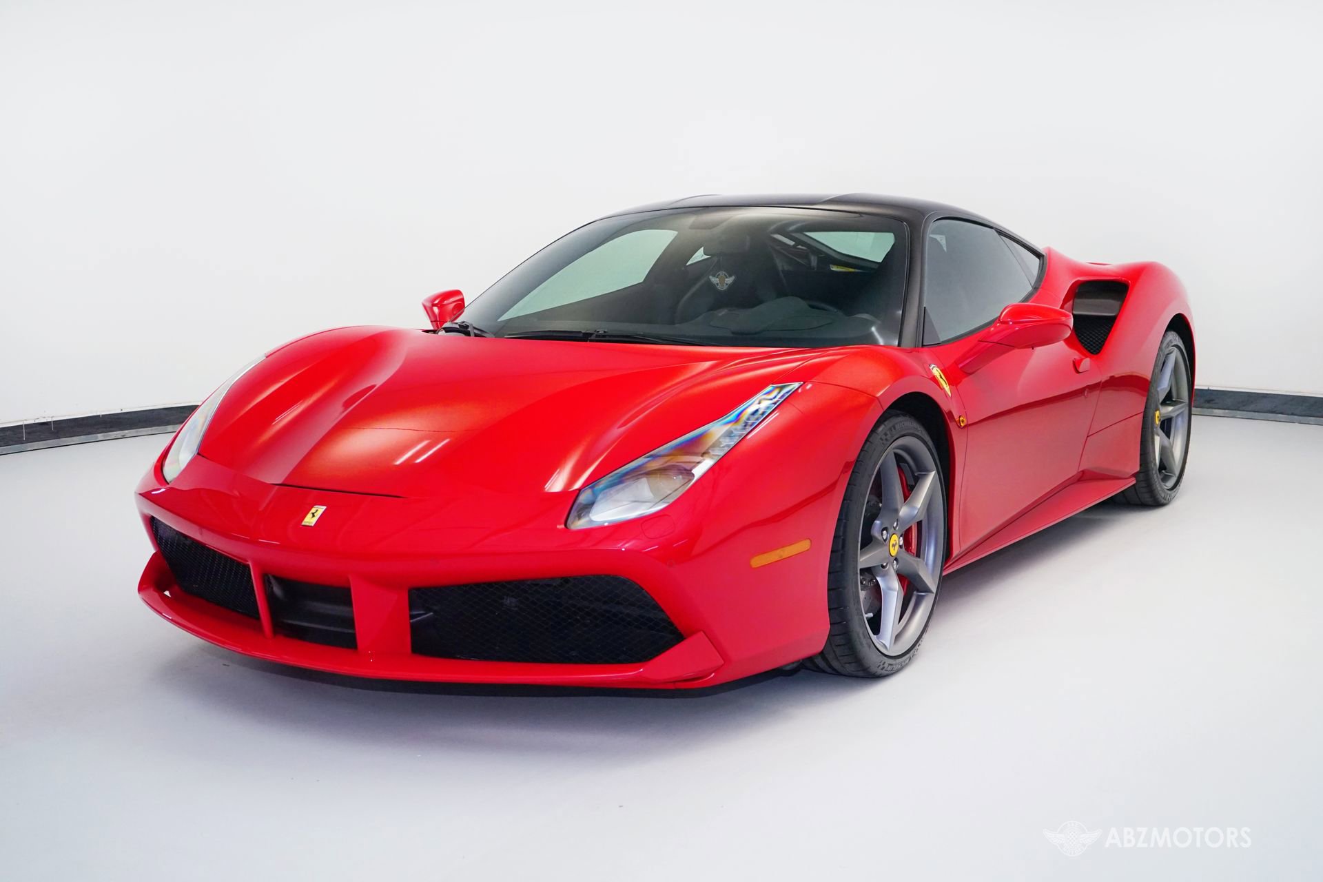 Used 2019 Ferrari 488 GTB image 2
