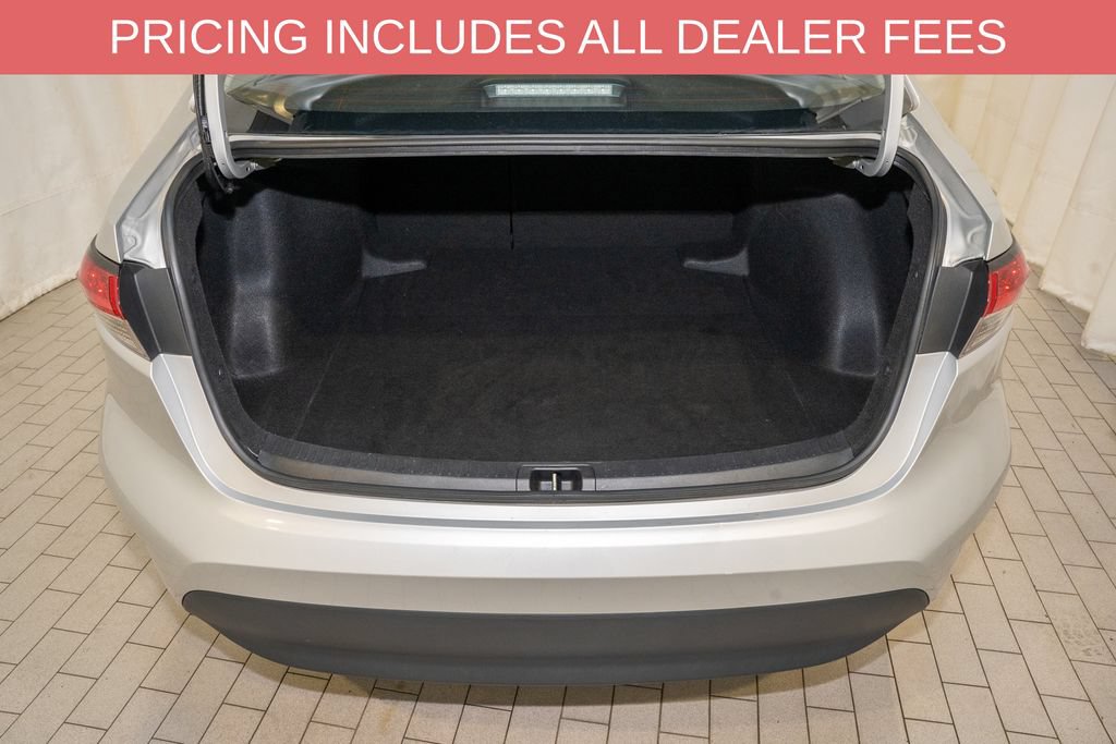 Used 2024 Toyota Corolla LE FWD image 5