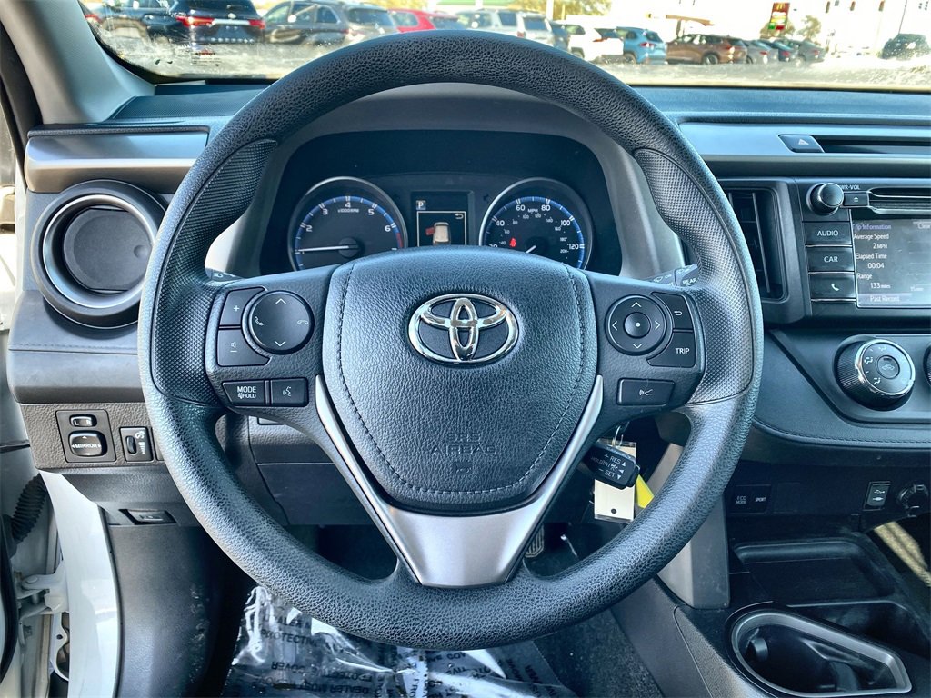 Used 2017 Toyota RAV4 LE image 10