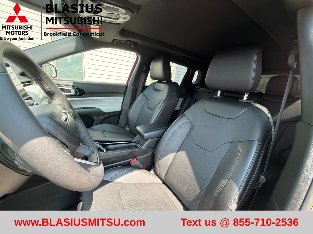 Used 2023 Jeep Compass Limited w/ Sun and Sound Group AWD/4WD image 17