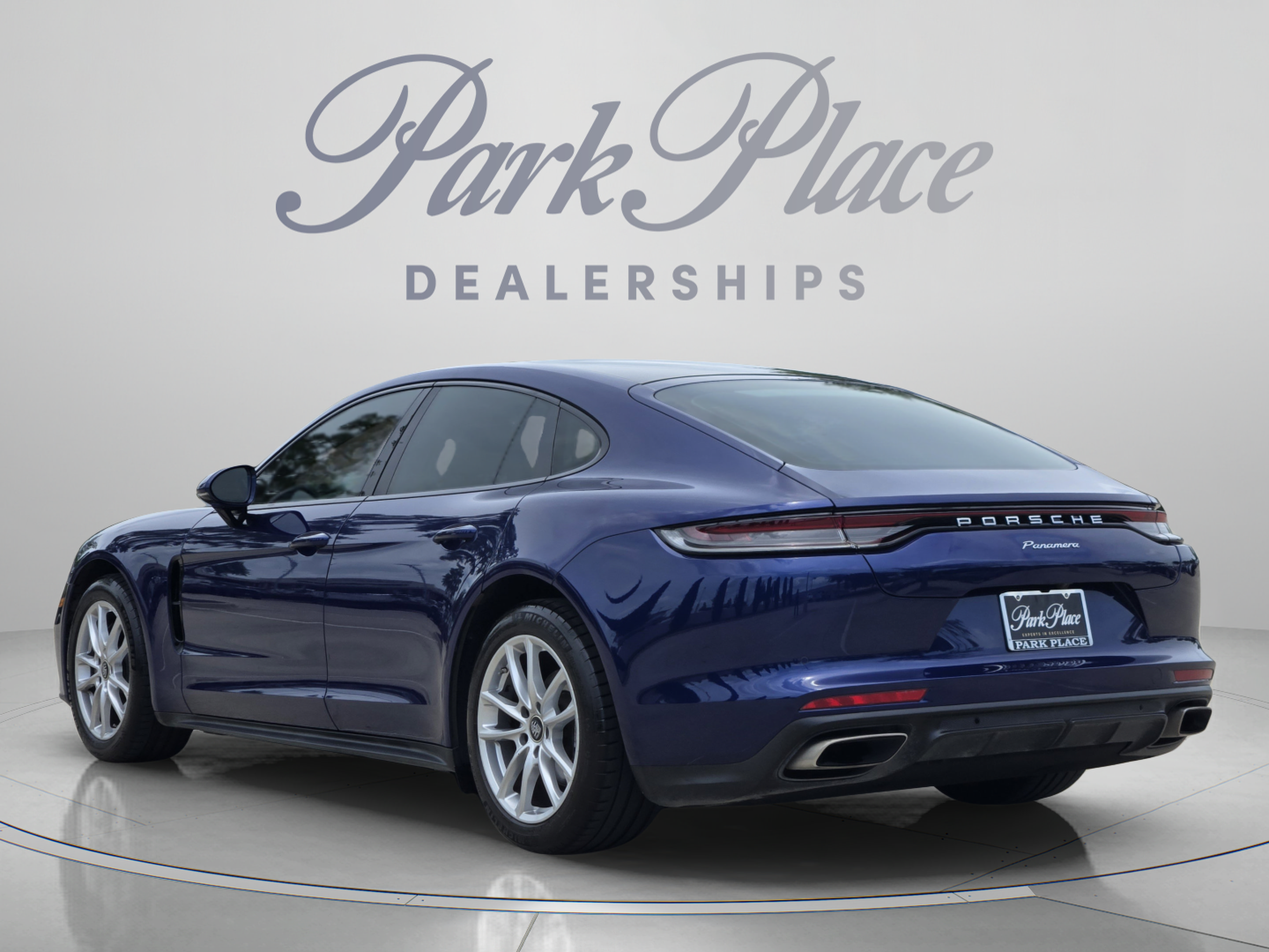 Used 2022 Porsche Panamera image 3
