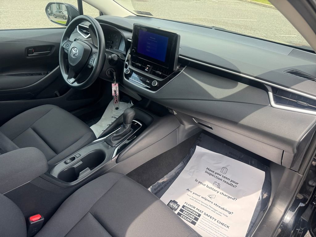 Used 2024 Toyota Corolla LE FWD image 16