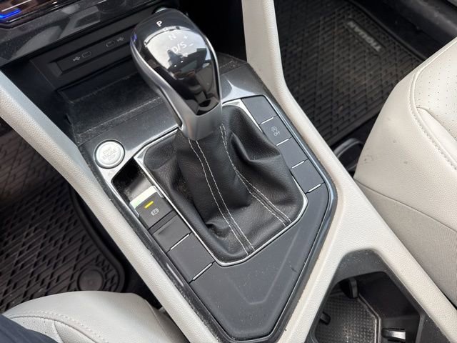 Used 2023 Volkswagen Tiguan SE w/ Panoramic Sunroof Package image 19