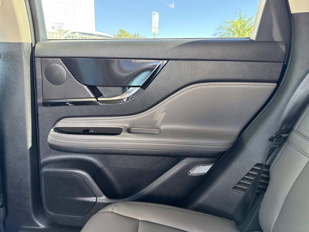 New 2026 Lincoln Corsair Premiere image 15