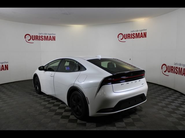 Used 2025 Toyota Prius LE FWD image 6