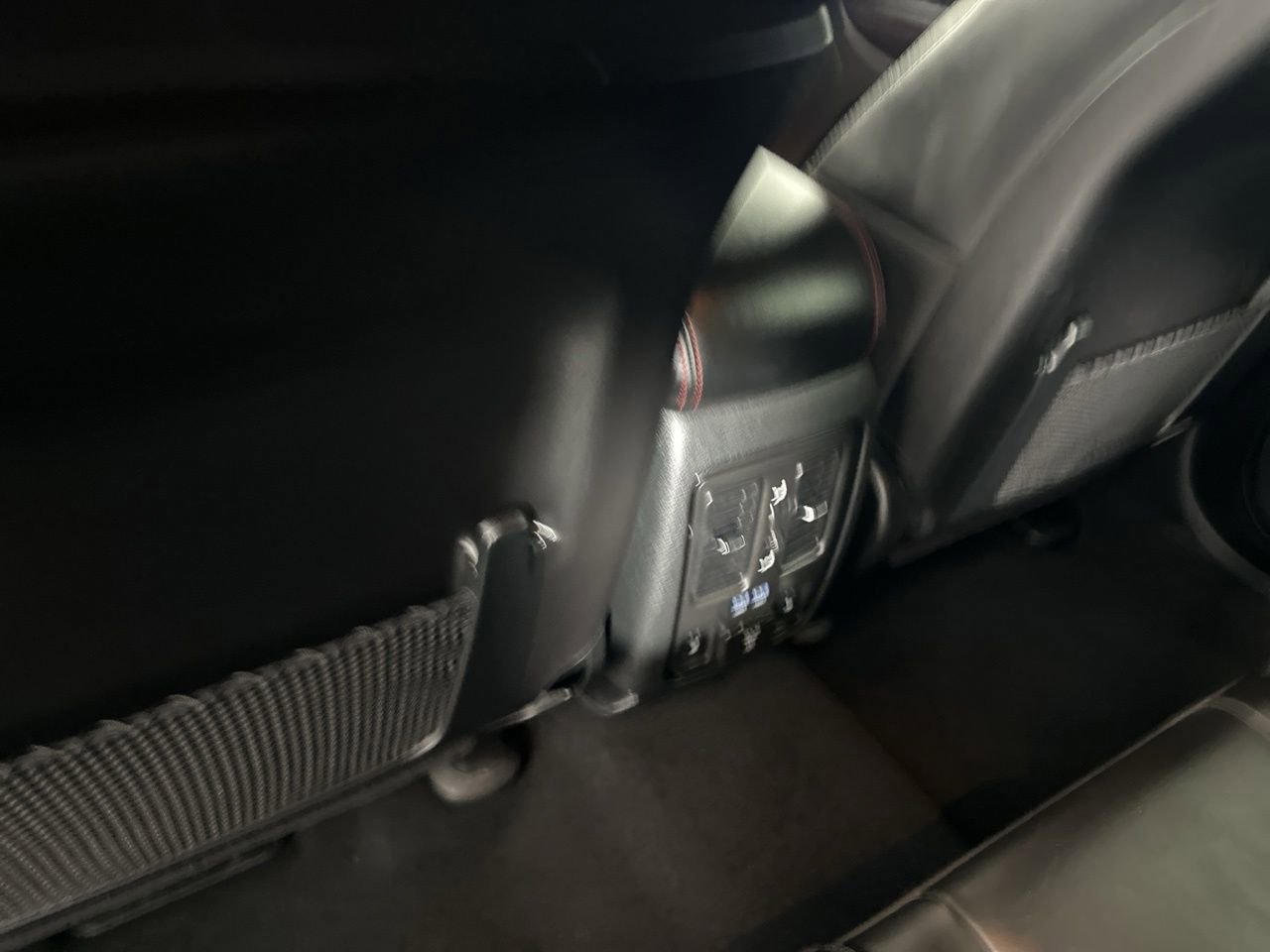 Used 2025 Dodge Durango GT image 29